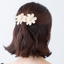 画像をギャラリービューアに読み込む, 手編み ナチュラル ラフィア インテリア ヘアアクセサリー　マダガスカル
